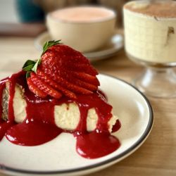 Café Blanc - Dessert (cheesecake; tiramisu)