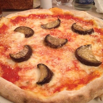 Giorgio - Pizza parmesana - Italian Near Me - Barcelona, B