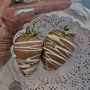 The Strawberry Shack - Chocolate Covered Strawberries - Desserts Near Me - Oceanside, California
