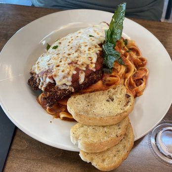 Spyglass Ridge Winery - Chicken parm - Wineries Near Me - Sunbury, Pennsylvania Spyglass Ridge Winery - Chicken parm - Wineries Near Me - Sunbury, Pennsylvania