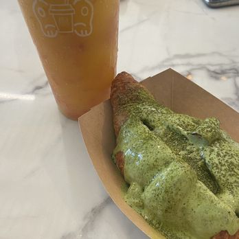 Spring Tea - mango pomelo with matcha croissant - Bubble Tea Near Me - Orlando, Florida