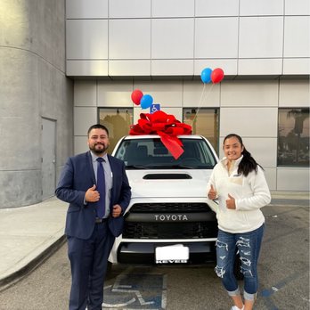 Keyes Toyota - Car Dealers Near Me - Van Nuys, California