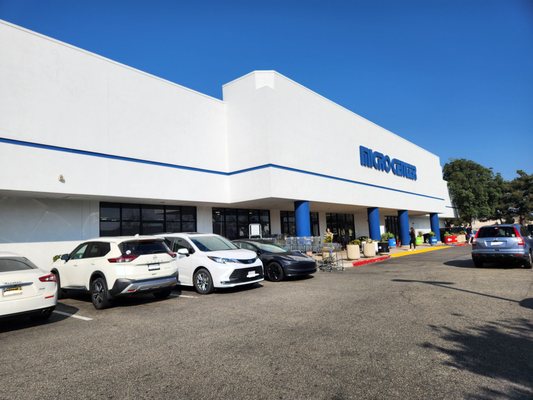 Micro Center by null