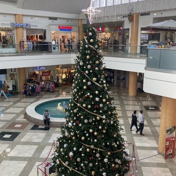 Koreatown Galleria - Xmas tree - Shopping Centers Near Me - Los Angeles, California Koreatown Galleria - Xmas tree - Shopping Centers Near Me - Los Angeles, California