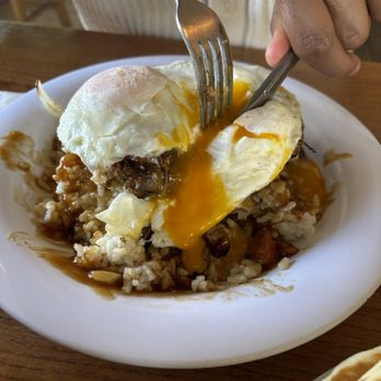 Eggs 'n Things - Hawaiian Loco Moco great flavor and portions - Breakfast & Brunch Near Me - Honolulu, Hawaii Eggs 'n Things - Hawaiian Loco Moco great flavor and portions - Breakfast & Brunch Near Me - Honolulu, Hawaii