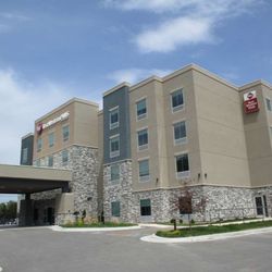 Best Western Plus - McPherson - Hotel Exterior