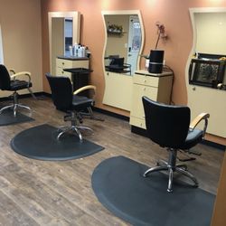 Salon On 4th