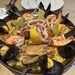 PAELLA VALENCIANA PAELLA VALENCIANA