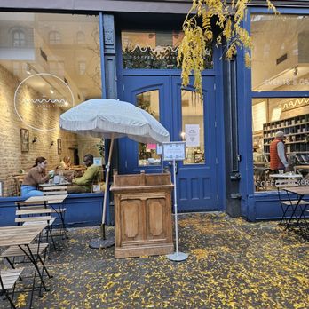 maman - Front View - Cafes Near Me - New York, New York