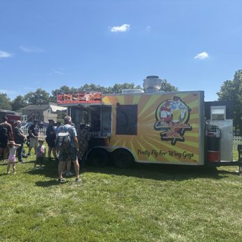 Von Thun Farms - Chick Wings & Things truck: line was super long and food orders were extremely delayed - Attraction Farms Near Me - Washington, New Jersey