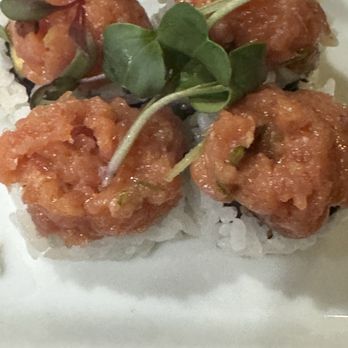 Uzumaki - Spicy tuna roll - Sushi Bars Near Me - Culver City, California Uzumaki - Spicy tuna roll - Sushi Bars Near Me - Culver City, California