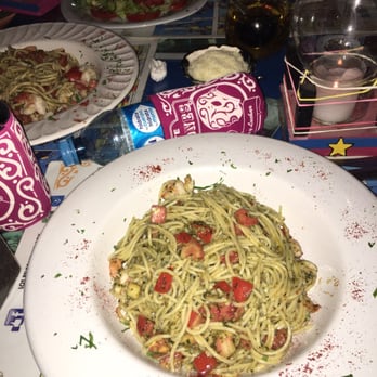 Los Peleones - Gluten-free spaghetti with pesto sauce and shrimp. Delicious! - Seafood Near Me - Holbox, ROO Los Peleones - Gluten-free spaghetti with pesto sauce and shrimp. Delicious! - Seafood Near Me - Holbox, ROO