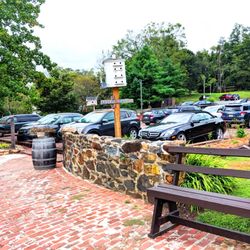 Chadds Ford Barn Shops - Chadds Ford Barn Shops -- Parking