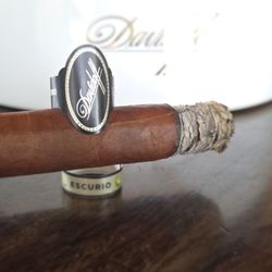 TX Smoke - Davidoff Escuio Gran Toro