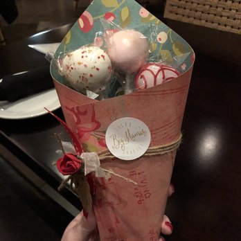 Big Mama's Sugar Cookies - Valentine's cake pop bouquet - Bakeries Near Me Big Mama's Sugar Cookies - Valentine's cake pop bouquet - Bakeries Near Me