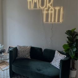 Amor Fati Lash and Brow - Decor + waiting area