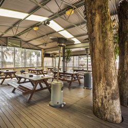 Lockies Hotel - Al Fresco Dining & Functions