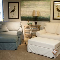 Knox Home Furnishings - La-Z-Boy Beacon Hill Chair 1/2
