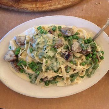 Pasta Connection - Fettuccini Alfredo - Italian Near Me - Costa Mesa, California