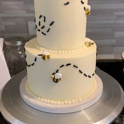 Molly Maple Bakery - Vanilla Bumblebee Theme Birthday Cake