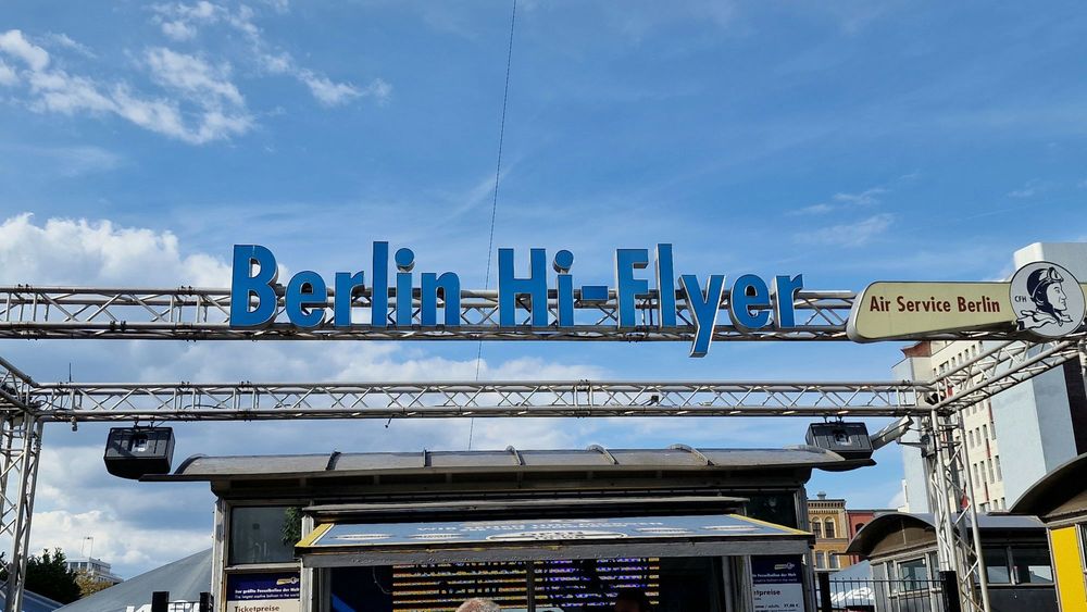 Hiflyer - Air Service Berlin
