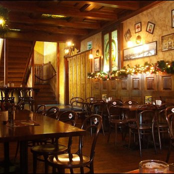 Cervecería Tijuana - Any way you look at it, the decor of Cervecería Tijuana is beautiful, and very "Victorian."  This is a view of the dining room. - Beer Bar Near Me - Tijuana, BCN