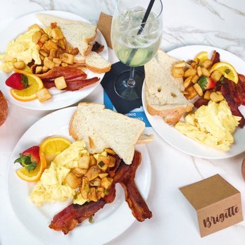 Chelsea Corner - American Near Me - Dallas, Texas