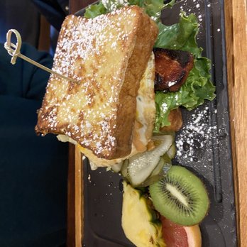 Delphi Brunch Cafe - Breakfast BLT - Breakfast & Brunch Near Me - Langley, British Columbia