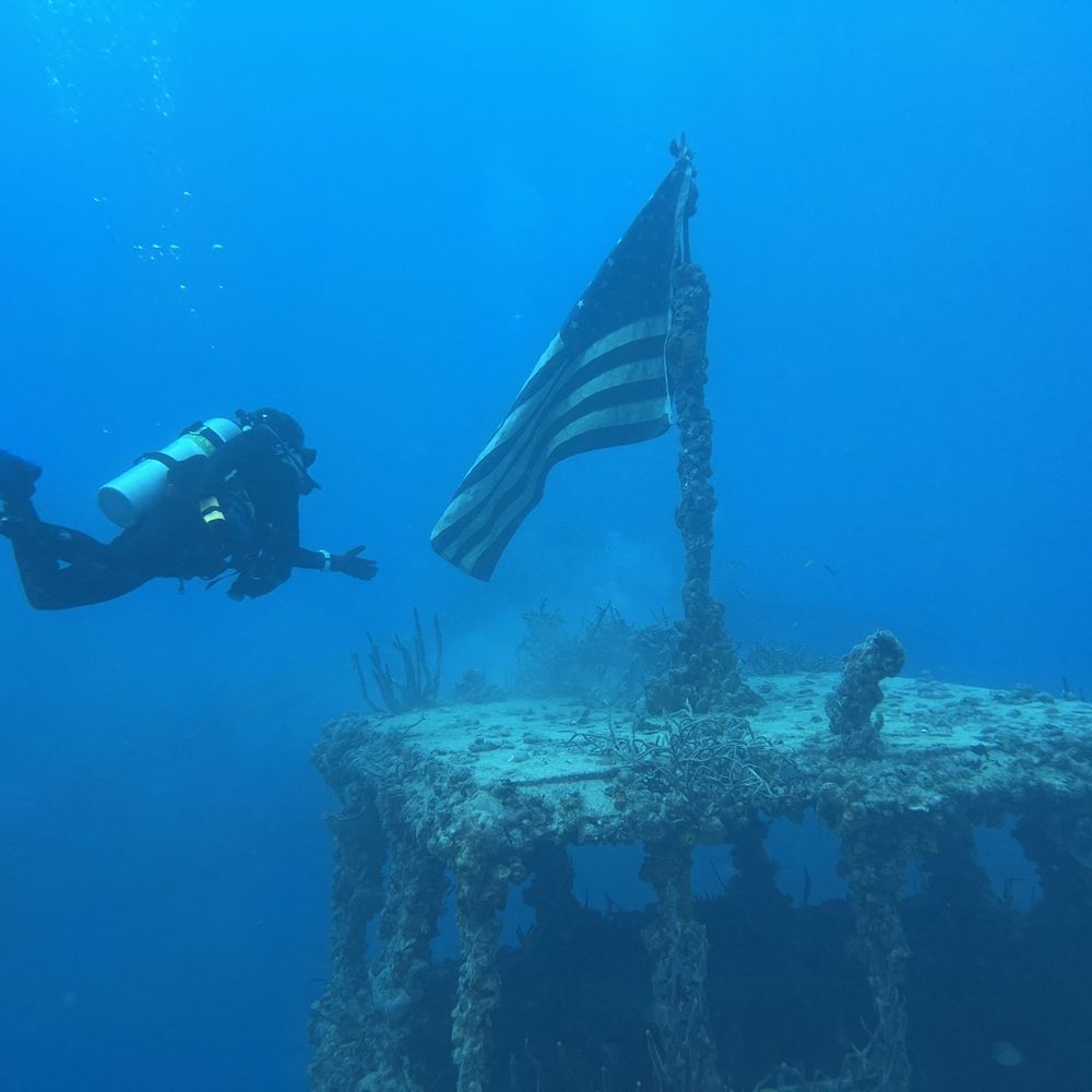 Rainbow Reef Dive Center - Scuba Diving Near Me - Key Largo, Florida Rainbow Reef Dive Center - Scuba Diving Near Me - Key Largo, Florida