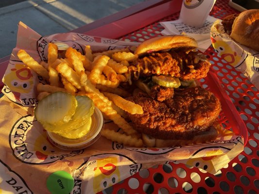 Dave's Hot Chicken by null
