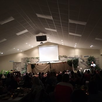 Sand Springs Church - Sanctuary decorated for the Passover Seder - Churches Near Me - Athens, Texas Sand Springs Church - Sanctuary decorated for the Passover Seder - Churches Near Me - Athens, Texas