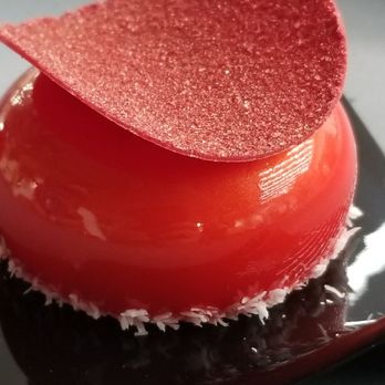 Bachour - Strawberry something - Bakeries Near Me - Coral Gables, Florida