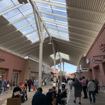Chicago Premium Outlets - Stores - Shopping Centers Near Me - Aurora, Illinois