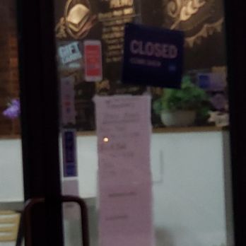 Crave Wings - The closed sign after the people left! - Chicken Wings Near Me - Newport News, Virginia