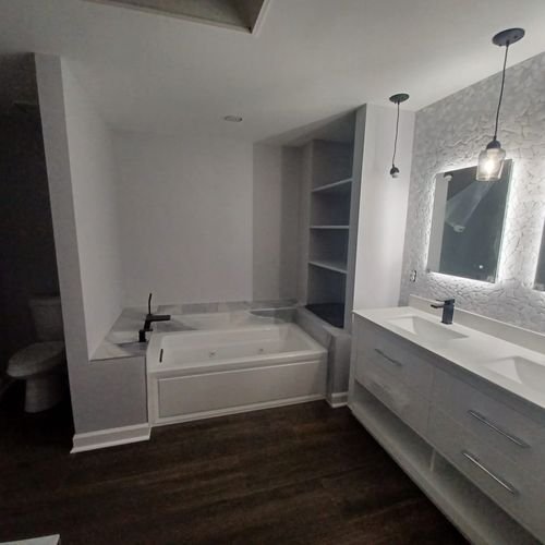 Slide of Perla Construction