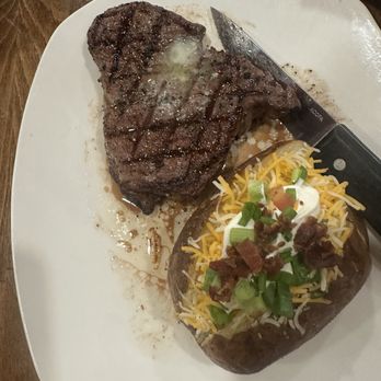 Trail Boss - 10 oz sirloin and loaded baked potato - Steakhouses Near Me - Kerrville, Texas Trail Boss - 10 oz sirloin and loaded baked potato - Steakhouses Near Me - Kerrville, Texas