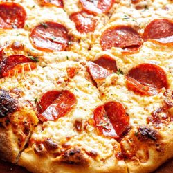 Miro's - Pepperoni pizza