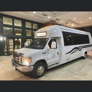 Executive Transportation - SPI Crowne Plaza - Limos Near Me - Springfield, Illinois