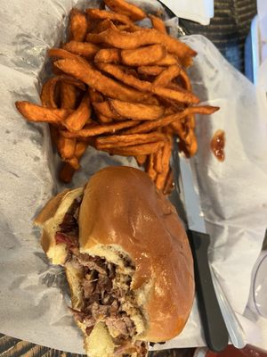 Big Hole BBQ Victor by null