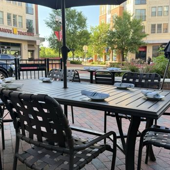 Juleps Kentucky Tavern - Outside patio - Comfort Food Near Me - Ashburn, Virginia Juleps Kentucky Tavern - Outside patio - Comfort Food Near Me - Ashburn, Virginia