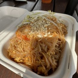Pad Thai w/ Shrimp