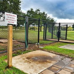 Lake Nassau Park - Dog rinsing station