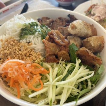 Mai Phung - Bun thit nuong cha gio - Vietnamese Near Me - Westminster, California Mai Phung - Bun thit nuong cha gio - Vietnamese Near Me - Westminster, California