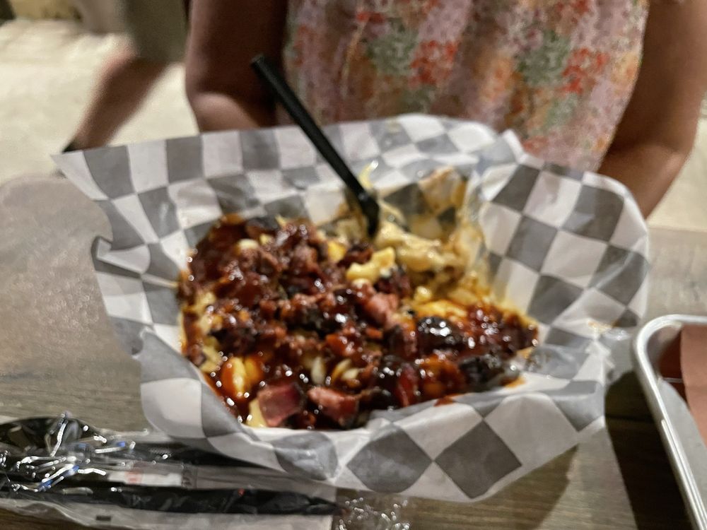 Smokin Oak BBQ Logo
