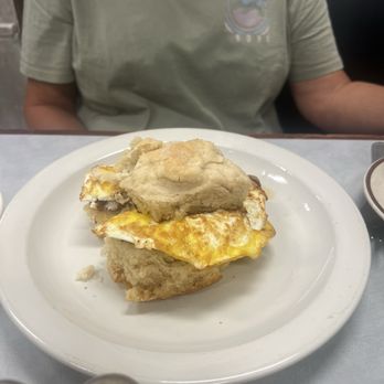 Q Cafe - Bacon, egg and cheese biscuit - New American Near Me - Thomasville, Georgia Q Cafe - Bacon, egg and cheese biscuit - New American Near Me - Thomasville, Georgia