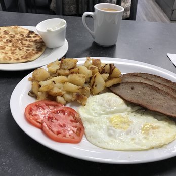 Louie's Diner - Breakfast & Brunch Near Me - Milton, Ontario