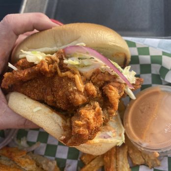 Bucky’s Hot Chicken - Hell freakin yea!!!! Im salivating here goes i'm gonna have to open very wide for this one ;) - Food Trucks Near Me - Bakersfield, California Bucky’s Hot Chicken - Hell freakin yea!!!! Im salivating here goes i'm gonna have to open very wide for this one ;) - Food Trucks Near Me - Bakersfield, California