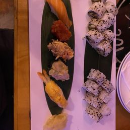 Japanese Bagel Roll - Spicy Tuna Roll & 5 Nigiri