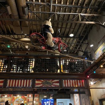 Strap Tank Brewery - Neat decor - New American Near Me - Lehi, Utah Strap Tank Brewery - Neat decor - New American Near Me - Lehi, Utah