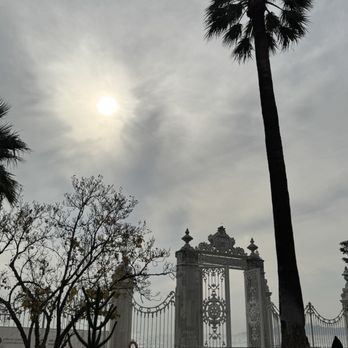 Dolmabahçe Sarayı - Landmarks & Historical Buildings Near Me - Istanbul, 34